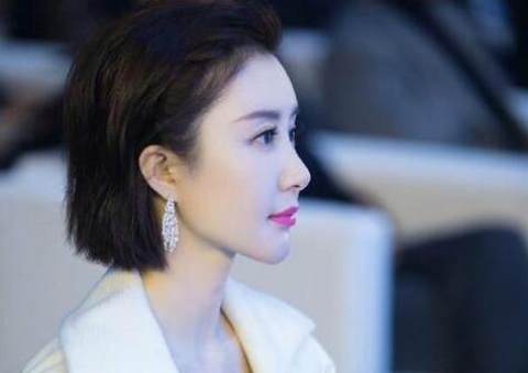 其实,宋祖儿的真实名字是孙碧涓,宋祖儿只是她的艺名而已,不过随着她